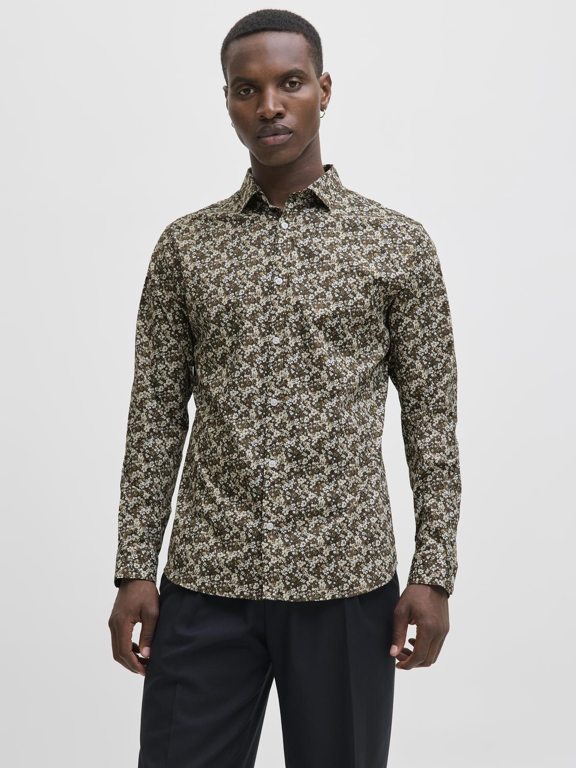 model_shot-front